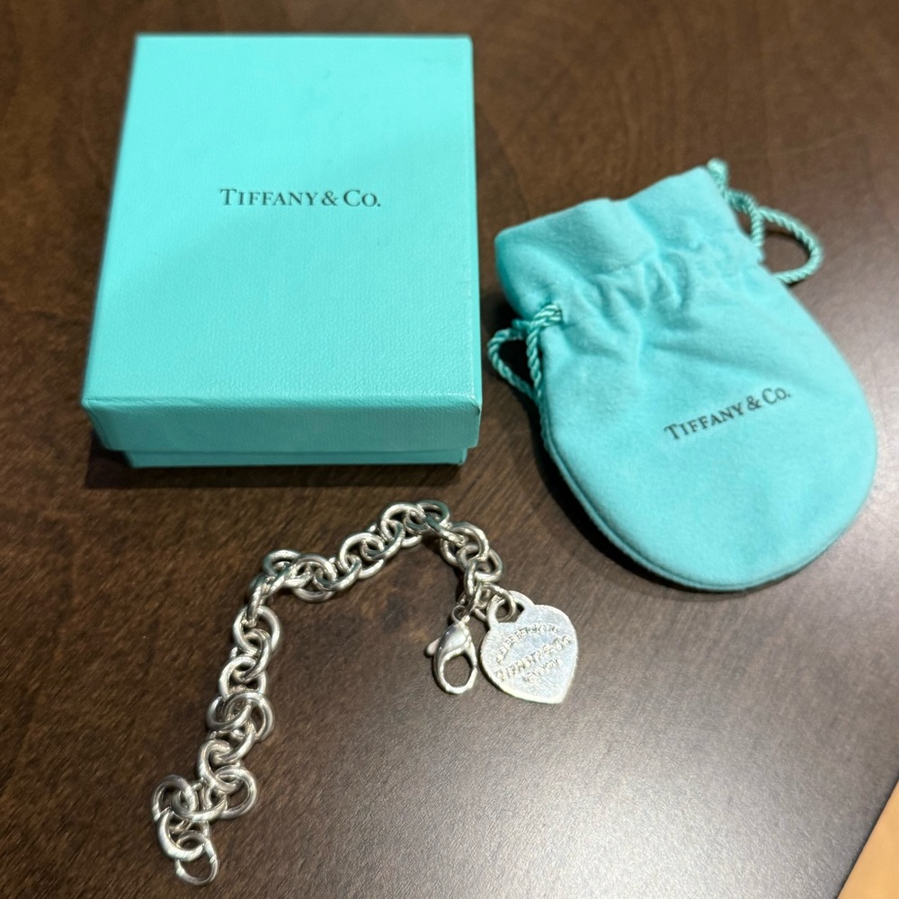 Tiffany Heart Tag Charm Bracelet in Silver - Return to